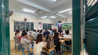 Phụ huynh “trầm cảm” vì đóng quá nhiều