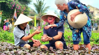ទេសចរណ៍ UN លើកសរសើរភូមិបន្លែ Tra Que ជាភូមិទេសចរណ៍ល្អបំផុតឆ្នាំ 2024
