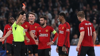 Tranh cãi tình huống Marcus Rashford nhận thẻ đỏ khiến Man Utd thua trận