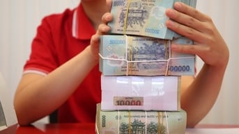 Có 2 tỉ đồng, gửi tiết kiệm 18 tháng lãi bao nhiêu?