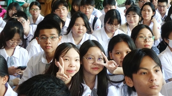 Chống lạm thu, TP.HCM ra văn bản quy định các khoản thu đầu năm học