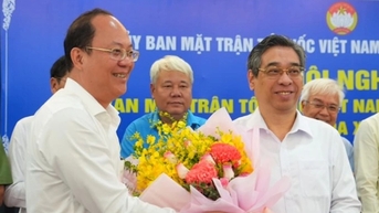 Phó bí thư Thành ủy đồng thời giữ chức Chủ tịch Ủy ban MTTQ Việt Nam TPHCM