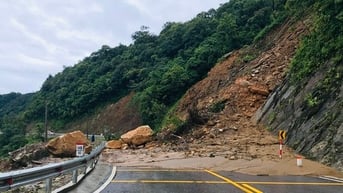 Mưa lũ khiến 6 người chết và mất tích