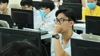 Điểm chuẩn 2024 ngành Công nghệ thông tin cao gần 29 điểm