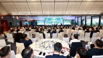 FPT와 PNJ 지도자들은 2025년 경제 상황과 베트남 기업의 기회를 예측합니다.