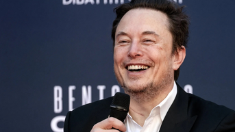 Jensen Huang khen Elon Musk siêu phàm