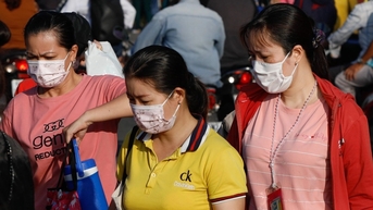 Công nhân ôm bụng bầu hồi hương, vợ chồng mất việc ngay trước ngày sinh nở