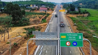 ការ​ជួសជុល​យឺតយ៉ាវ​នៃ​ផ្លូវ​លំនៅឋាន​ដែល​រង​ការ​ខូចខាត​បន្ទាប់​ពី​ការ​សាងសង់​ផ្លូវ​ល្បឿន​លឿន Tuyen Quang - Phu Tho