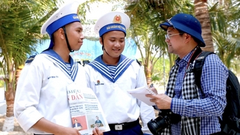 Nhà báo Chí Tuấn nhớ mãi giây phút linh thiêng