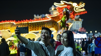 Ngắm loạt 'siêu phẩm' rồng Huế đón năm mới Giáp Thìn 2024