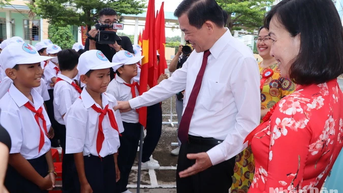 Hơn 750 nghìn học sinh hân hoan bắt đầu