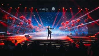 បច្ចេកវិទ្យា 3D Dome Theatre បង្កើតឡើងវិញនូវតម្លៃជីវិតពិតខុសគ្នានៅ LUMIÈRE SpringBay