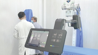 TPHCM: Đầu tư hạ tầng, thu hút nhân lực y tế cơ sở