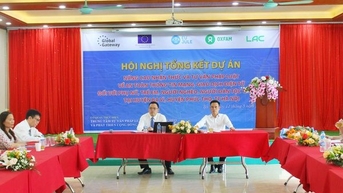 Trang bị kiến thức trên không gian mạng cho người dân