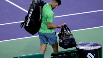 Djokovic bật khỏi top 10 đua vé ATP Finals