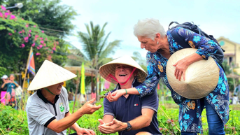 "ទេសចរណ៍ជនបទបង្រួមគម្លាតនៃប្រាក់ចំណូល និងការកម្សាន្ត"