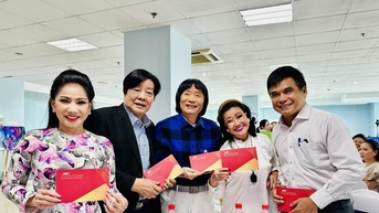 NSND Kim Cương, Minh Vương, Trọng Hữu vui mừng trước thành tựu của HTV