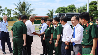 Tùy viên quân sự các nước làm việc tại Bộ CHQS tỉnh Thừa Thiên Huế