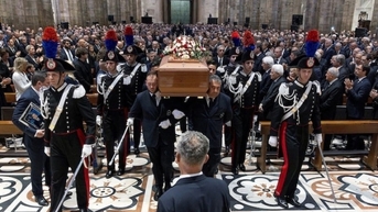 Quốc tang cố Thủ tướng Berlusconi, Đức thông qua Chiến lược An ninh quốc gia, New Zealand xích lại gần NATO