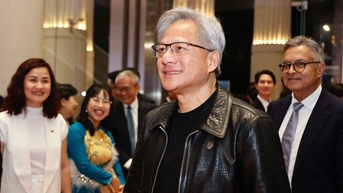 Tỷ phú Jensen Huang gây ấn tượng tại lễ trao giải VinFuture 2024