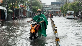 Dễ mắc bệnh khi trời đang nắng nóng lại đổ mưa