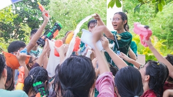 សិស្សវិទ្យាល័យ Nguyen Thi Minh Khai 'បានចេញទៅទាំងអស់' ក្នុងថ្ងៃលា