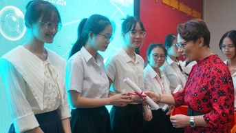 Chương trình học bổng cho sinh viên ngành dược Trường ĐH Y dược TP.HCM