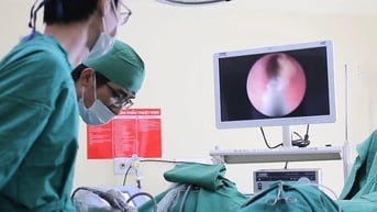 Tiểu buốt, đau hông, khám sức khỏe phát hiện thận ứ nước nặng