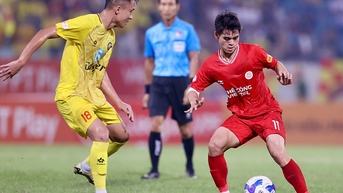 Ông Kim Sang-sik lấy AFF Cup trui rèn lớp trẻ