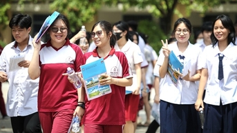 Còn khoảng một tuần xét tuyển sớm, nên nộp hồ sơ hay chờ điểm thi tốt nghiệp?