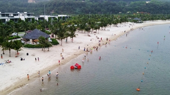 Nơi nước trong thưa người, nơi nước đục chen nhau tắm
