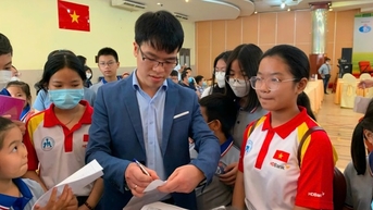 Le Quang Liem បំផុសគំនិតក្នុងការប្រកួតអុក KPNest