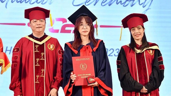 소녀, 컴퓨터 과학 박사 학위 장학금 38억 동 수령
