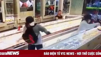 Hai kẻ mang vật giống súng cướp tiệm vàng ở Khánh Hòa