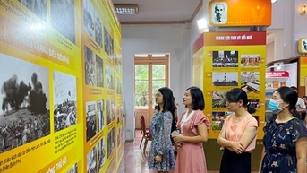 Triển lãm sách kỷ niệm Ngày Giải phóng Thủ đô