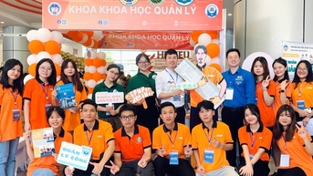 សាកលវិទ្យាល័យមិនតម្រូវឱ្យមានការបង្រៀនតាមអ៊ីនធឺណិតសម្រាប់និស្សិតពេញម៉ោងទេ។