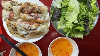 Ngon khó cưỡng với bánh xèo mực Nha Trang