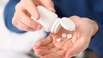 Bị đau nhức cơ thể sau khi uống thuốc, vì sao?