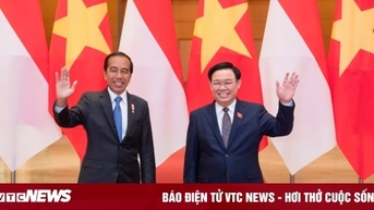 Chủ tịch Quốc hội Vương Đình Huệ hội kiến Tổng thống Indonesia
