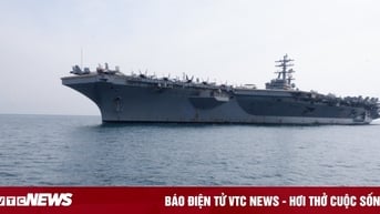 Tàu sân bay Mỹ USS Ronald Reagan cập cảng Đà Nẵng