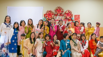 Tết xóm người Việt ở Nhật, nhảy sạp tưng bừng, ứa nước mắt nghe bài hát quê
