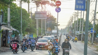 Hình ảnh khác biệt giữa 2 làn xe khi người dân quay lại TPHCM