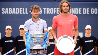 Ruud hạ Tsitsipas, vô địch Barcelona Mở rộng