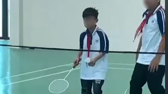 Nam sinh lớp 7 bị đánh hội đồng đã đi học trở lại