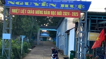 Hai nữ sinh bị bạn cùng trường đâm từ việc "mách cô giáo"?