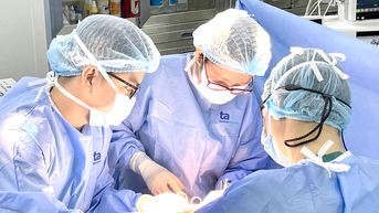 Ung thư tuyến giáp di căn, hạch mọc thành chùm ở cổ