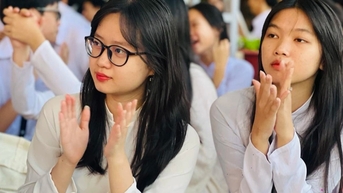វិទ្យាល័យសាធារណៈចំនួន 10 ដែលមានសមាមាត្រប្រកួតប្រជែងក្រោម 1៖ គ្រាន់តែចុះឈ្មោះហើយប្រលង?