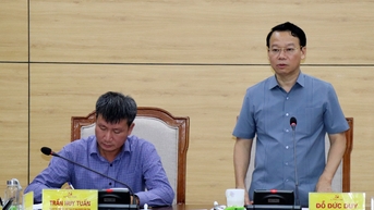 Bộ trưởng Bộ Tài nguyên và Môi trường Đỗ Đức Duy làm việc với lãnh đạo tỉnh Yên Bái về công tác khắc phục hậu quả bão số 3