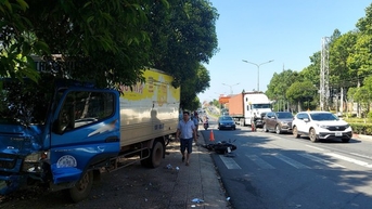 4 ô tô và xe máy bị tai nạn liên hoàn