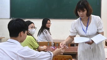 មន្ទីរអប់រំ និងបណ្តុះបណ្តាលទីក្រុងហាណូយ ស្នើសុំផែនការប្រាក់រង្វាន់ Tet សម្រាប់គ្រូបង្រៀន